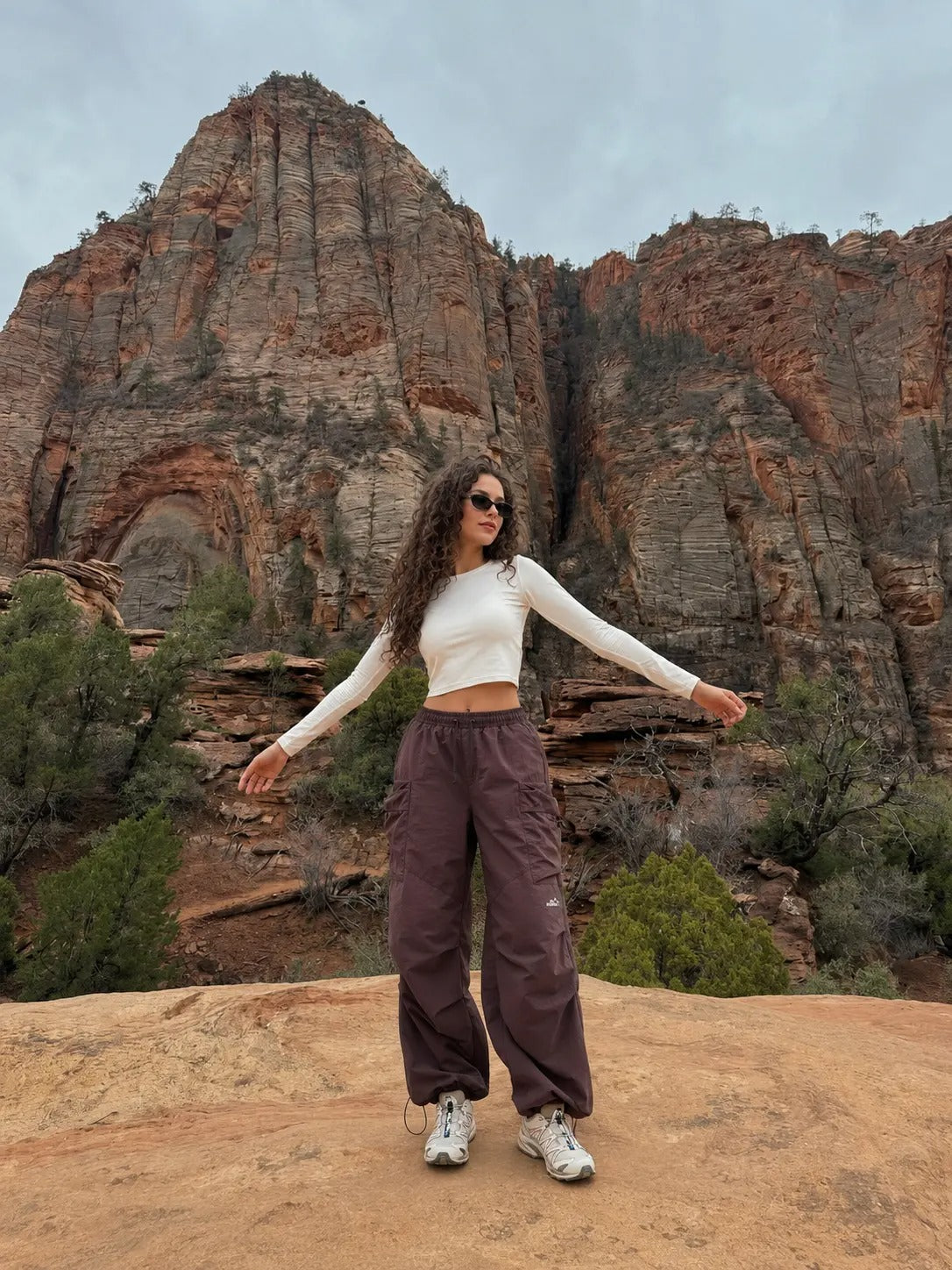 Unisex Baggy Parachute Cargo Pants Lightweight Water Resistant Elastic Waist Gorpcore Streetwear Trousers with Pockets